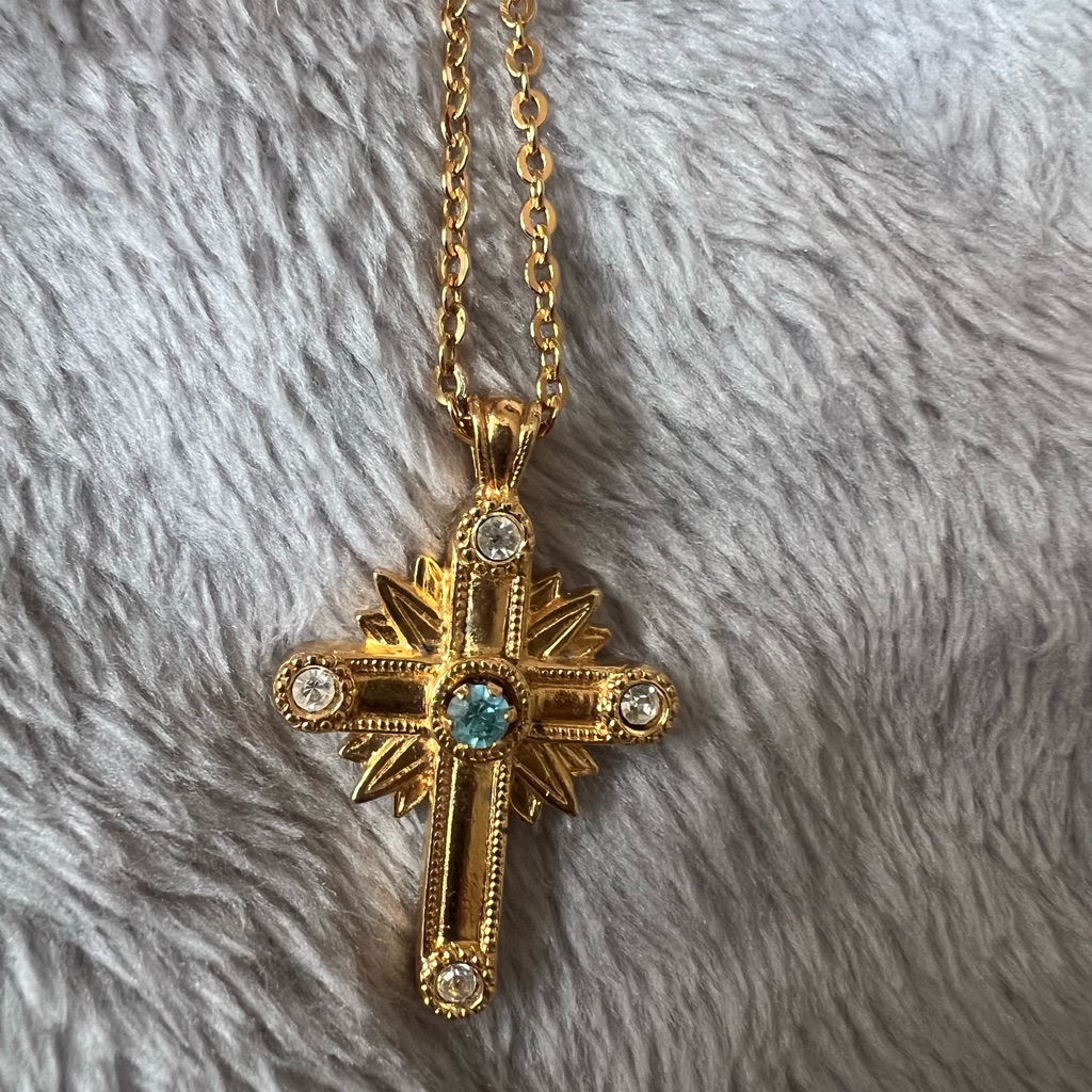 Avon Vintage 1990’s Gold Tone Natal Starburst Crucifix Cross, Excellent Cond.